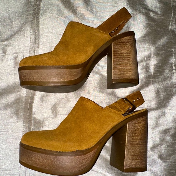 🪩STEVE MADDEN🪩PLATFORM CLOG - Picture 1 of 8